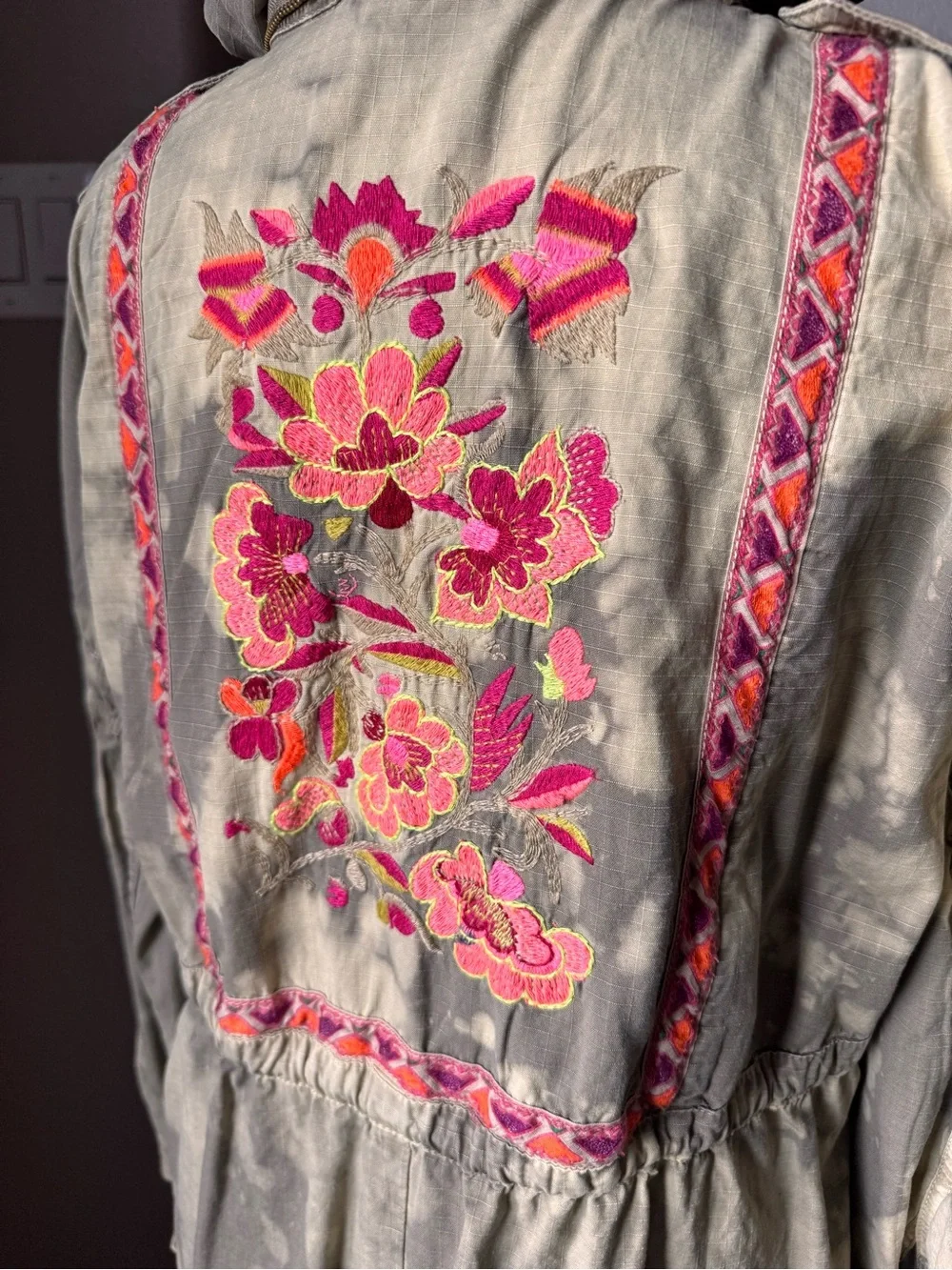 Free People Olive Embroidered Hooded Utility Jacket Festival Boho Size 6 Camo